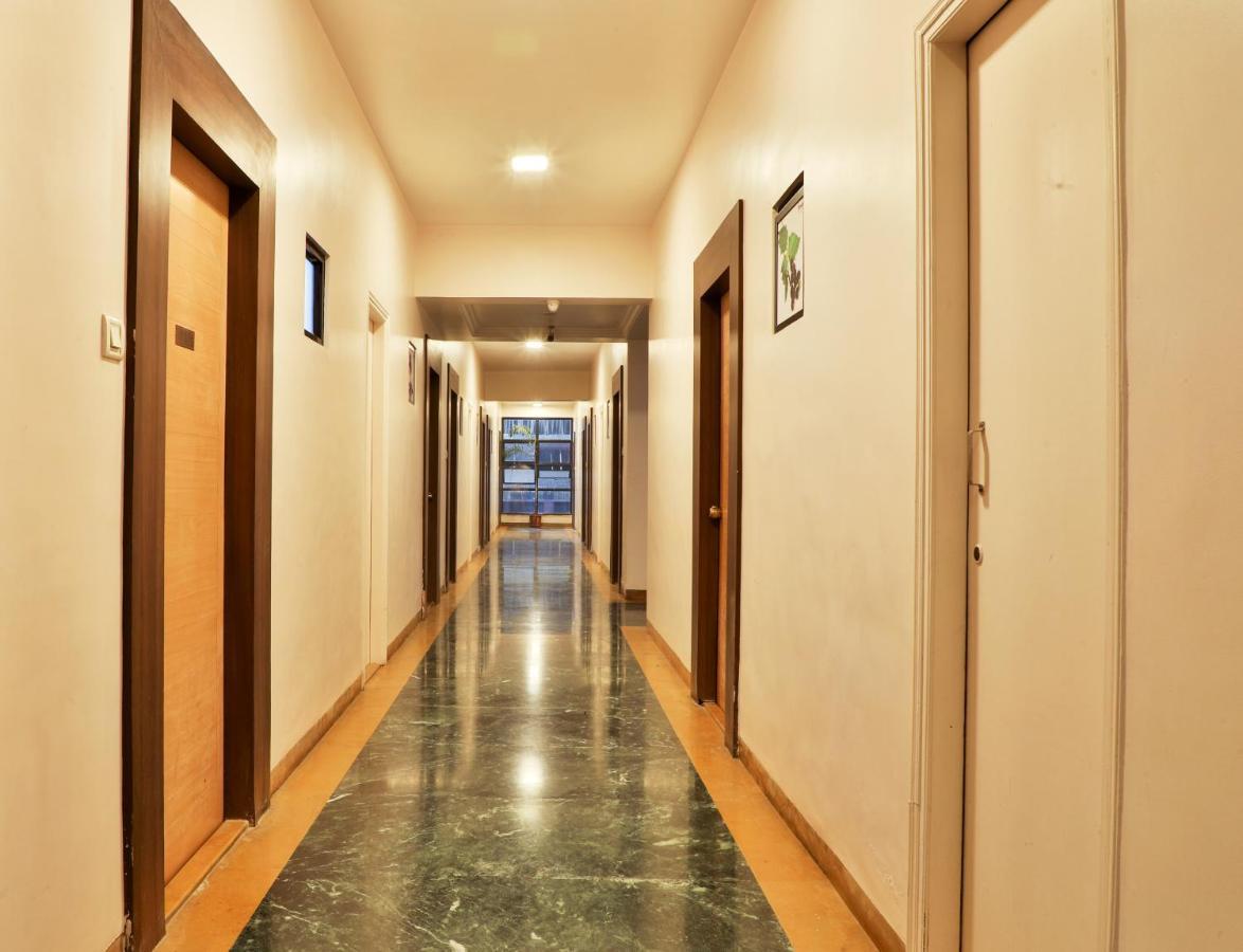Saish Hotel Ширди Екстериор снимка