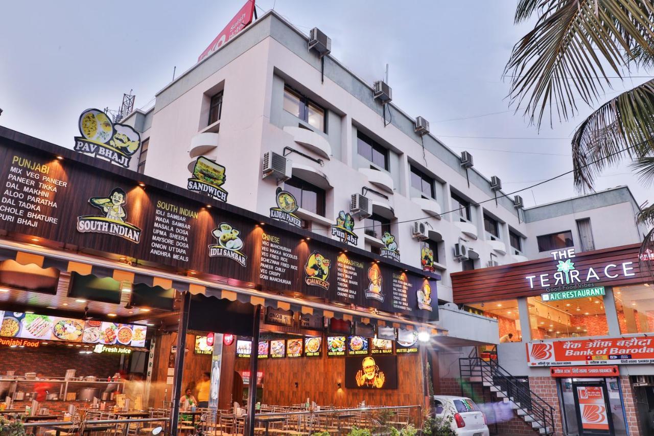 Saish Hotel Ширди Екстериор снимка