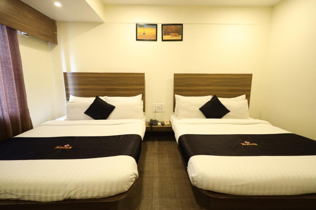 Saish Hotel Ширди Екстериор снимка