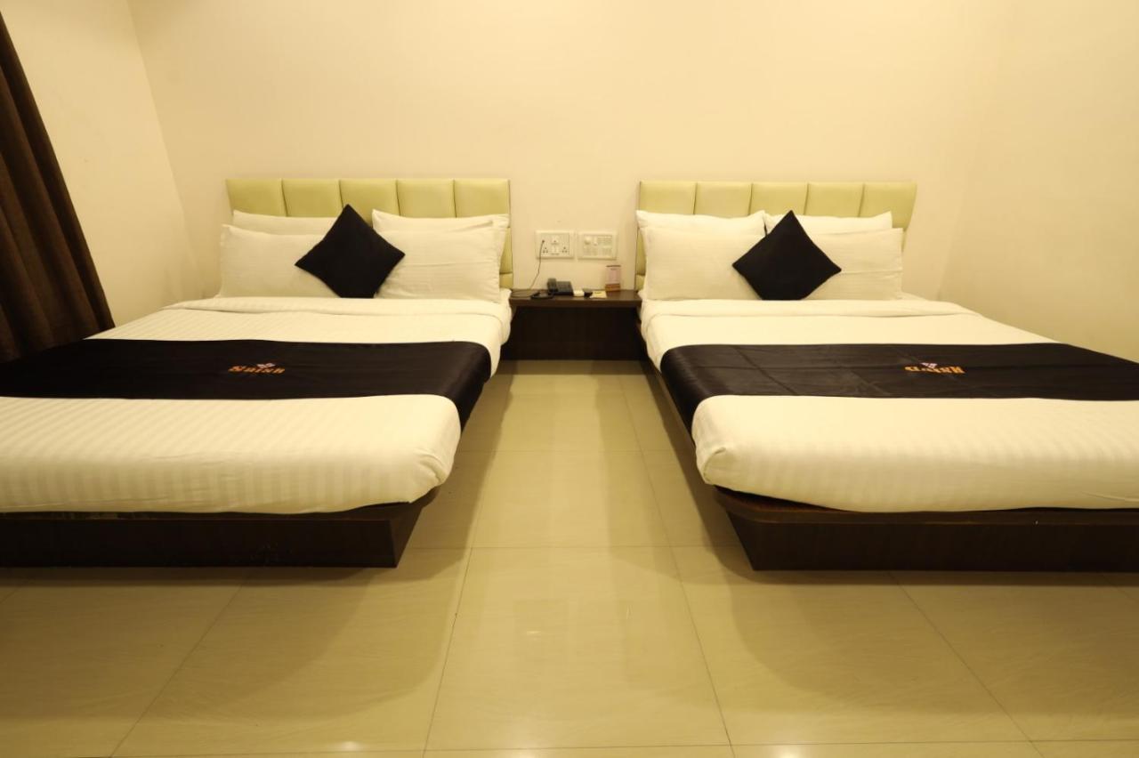 Saish Hotel Ширди Екстериор снимка