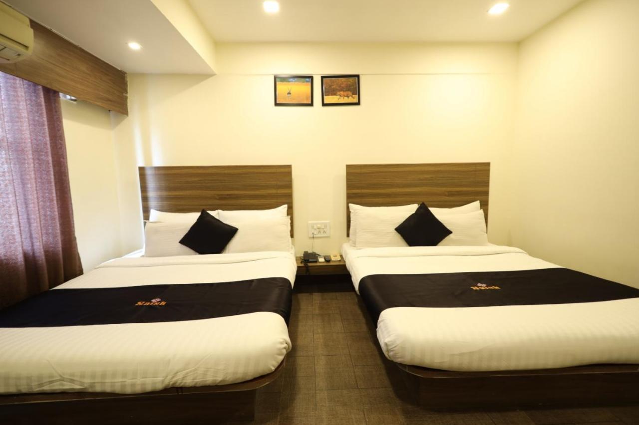 Saish Hotel Ширди Екстериор снимка