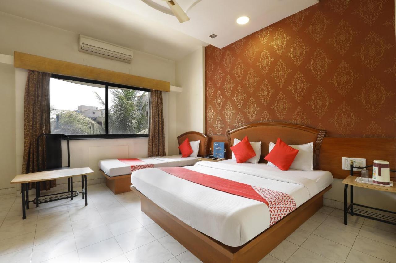 Saish Hotel Ширди Екстериор снимка