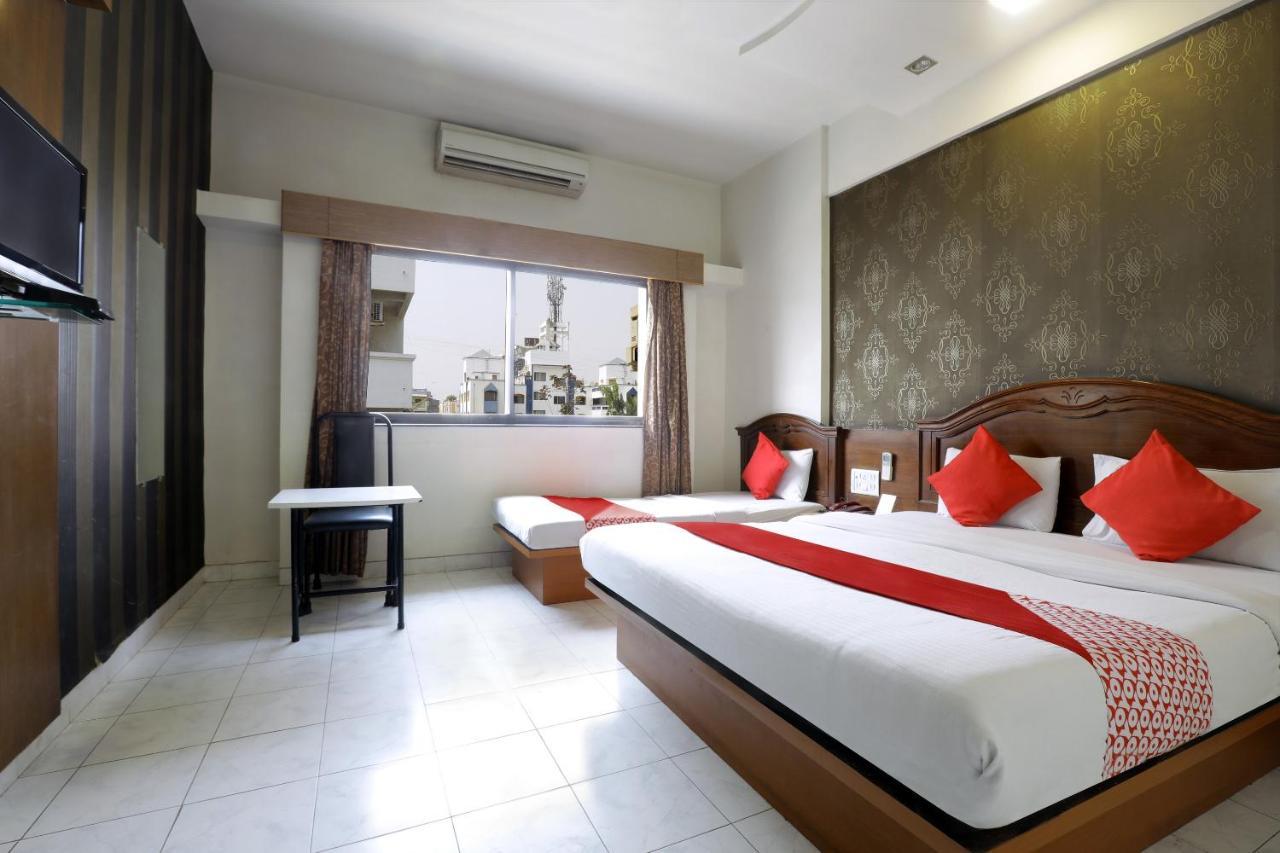 Saish Hotel Ширди Екстериор снимка